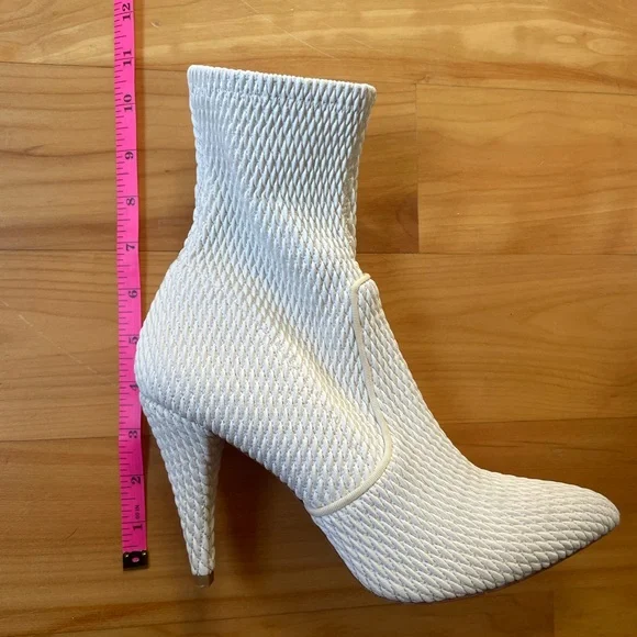 Alice + Olivia White Hedde Pointed Toe Bootie - Picture 3 of 12